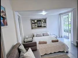 Boerenooientjie Apartment- Hebron Guest Farm