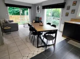 Le nid montois - centre - parking - balcon - wifi - lave linge et vaisselle