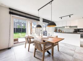 Luxe Villa near Antwerp - 10 min from Tomorrowland, hotel v destinaci Aartselaar