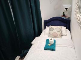 Single Cosy Bedroom in Dartford- Private Entrance for guest, hotel v destinaci Kent