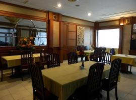Larisae Setia Kawan Hotel, hotel dekat Bandara Adisumarmo - SOC, Solo