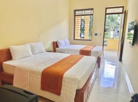 Loop Central Stay Tour & Motorbike Rental, hotel with parking in Ha Giang