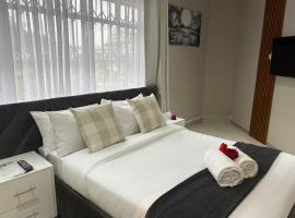Kilimanjaro Lodge Bed & Breakfast, hostel in Johannesburg