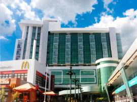 Big 8 Corporate Hotel Digos, hotel di Digos