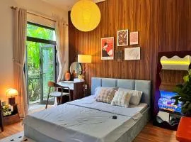 KatKa House