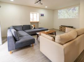 Hakuba Echoland Cottage by JAMSZ ROYALE, hotel a Hakuba