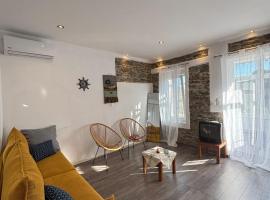 Olive Stonehouse, cottage a Plomari