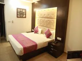 Hotel City Height - 2 Min from New Delhi Railway Station