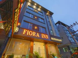 Hotel Fiora Inn Chandigarh Zirakpur, hotel with hot tubs in Zirakpur