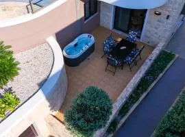 Villy Luxury Home by the Sea 1