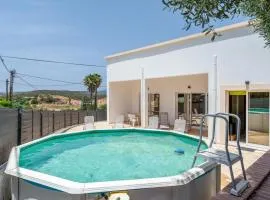 Bright 3BDR House with Pool by Lovelystay