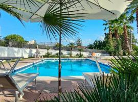 Charming Villa Enza Countryside – hotel w mieście Carlentini