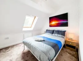 Huge House - Free Parking - 4 bed 3 Bathroom - Leeds