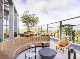 Luxury Penthouse 2Bed 2Bath 2Balcony London Eye & River Views with GYM & AC & Incredible Rooftop View