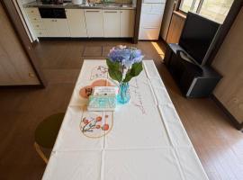 高島市一棟貸切可能貸別荘グループファミリーok 大人数でご利用だとお得連泊がお得BBQ可能自転車貸出可ペット可, casa de campo em Takashima