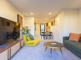 LUX NEW CBD Retreat - 2Bed2Bath With Parking!