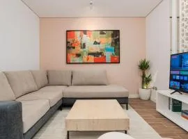 Sophisticated Luxury Apartment in Almughrizat