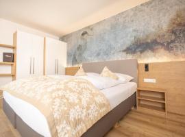 Hotel Garni Wurzer, hotel v destinaci Velden am Wörthersee