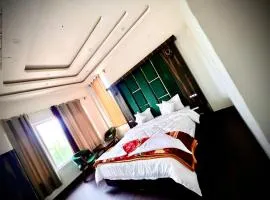 Gulmarg peak view resort