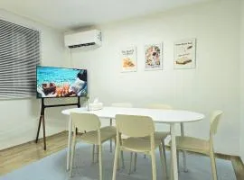 #4u스테이 #가족 친구 최대 7명 #Beamprojector #홍대,강남,잠실 30 minutes