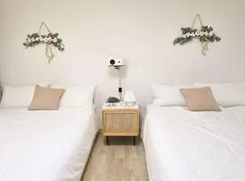 #4u스테이 #가족 친구 최대 7명 #Beamprojector #홍대,강남,잠실 30 minutes