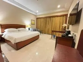 The Hans, New Delhi