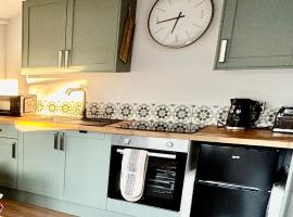 Apartment close to Belvoir Castle, Bottesford, pet friendly, Hotel in Bottesford