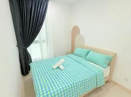Macrolink 2B2R 7 pax Condo Medini near legoland