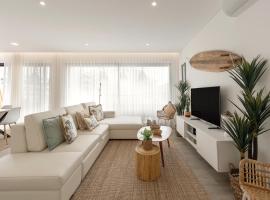 Consolação Surf & Pool Terrace, hotel in Atouguia da Baleia