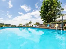 Gîte Chabrignac, jacuzzi et sauna privatif, piscine chauffée partagée, Wifi, salle de jeux
