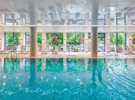 Apartamenty Nadmorskie Tarasy-Basen Fitness Bawialnia Parking w CENIE - Holiday City