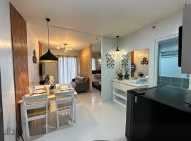 Puerto Princesa Apartment with FREE Pool, Parking & Gym - B2 2Flourite โรงแรมในปูแอร์โตปรินเซซาซิตี้