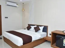 Travinities Hotel Avni Palace