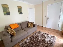 Hawkins Guest House - Private Shared Property