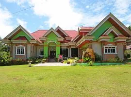 LobocAirbnb Travellers Inn