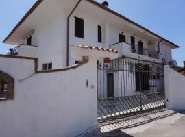 Villa 7 posti a 3 minuti dal mare - Villa Carbone, hotel in Sperlonga