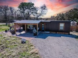 Contained in Gruene - Cowboy Edition - Heated Pool