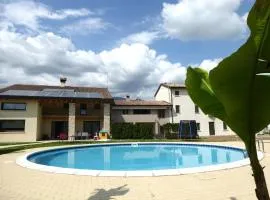 Bella Vita House con piscina