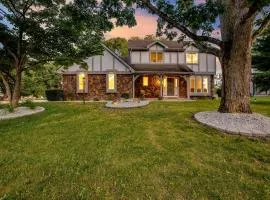 Spacious 6-Bed Luxury Home Near Notre Dame