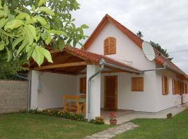 Apartment in Balatonbereny - Balaton 18075, hotel en Balatonberény