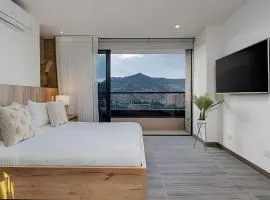 Clase 48 apt1002 - Loft with Panoramic Views and AC