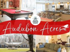 Audubon Acres l pool table & outdoor dining, hotel i Benton Harbor
