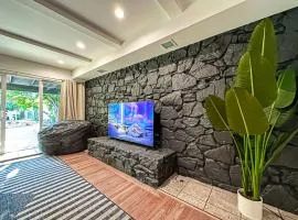 6BR Pool Escape for Friends and Family - LOU1 - BUR
