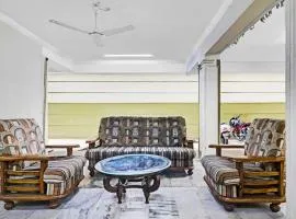 Capital O Samrat Palace Near Nampally Station