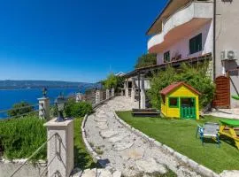 Family friendly house with a swimming pool Lokva Rogoznica, Omis - 4328