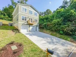 Cityscape Haven at Missionary Ridge with a hot tub