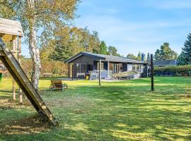 6 person holiday home in Væggerløse, hôtel à Bøtø By