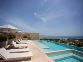 Luxurious 4BR condo by the beach - Rooftop pool