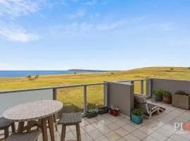 Ocean Views 2 Bedroom Apartment