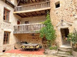 Élégant cottage médiéval restauré avec piscine, cheminée, proche du golf et attractions culturelles - FR-1-489-335